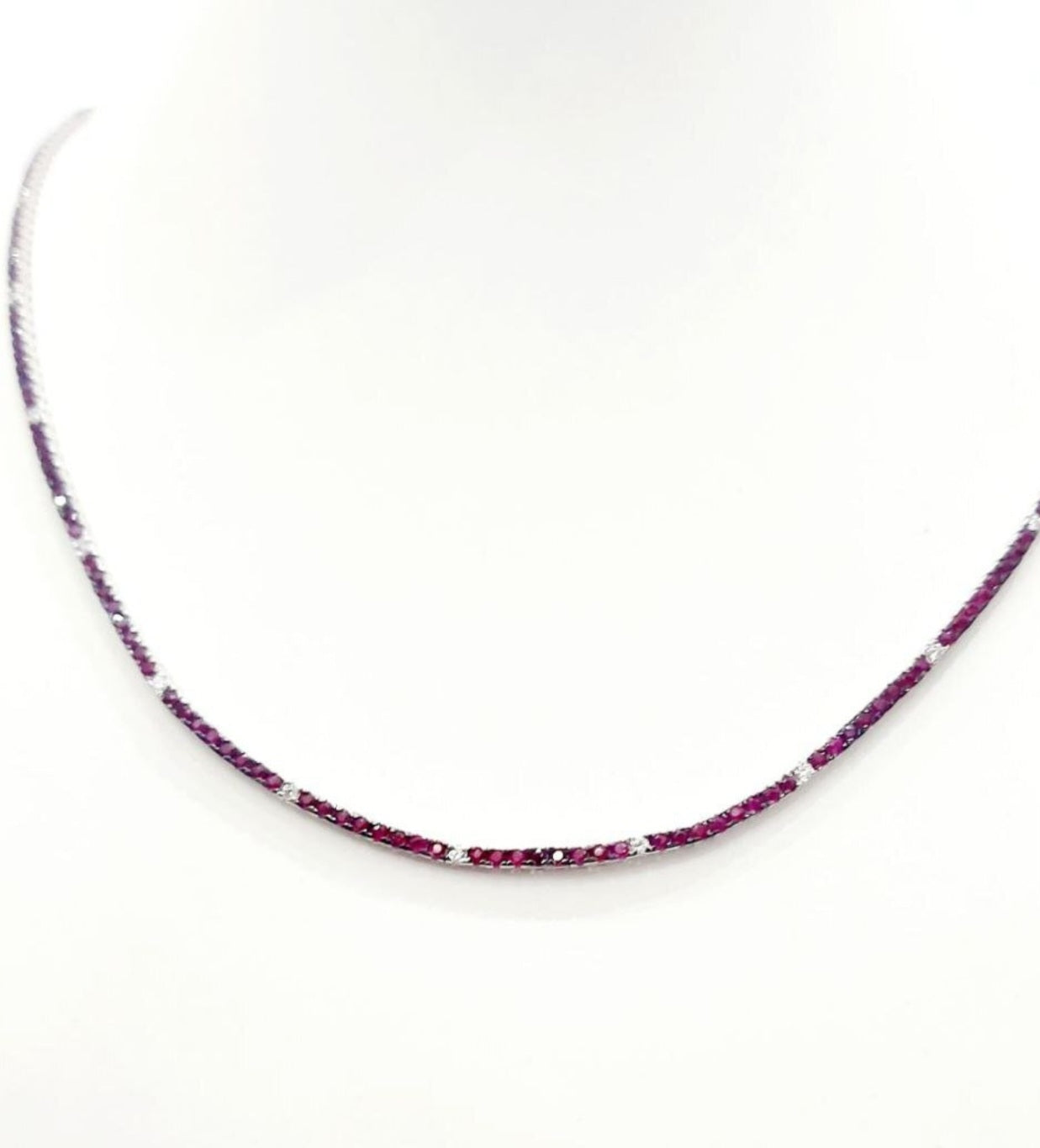 Collana tennis in oro bianco con rubino e diamante naturale 7.90 ct