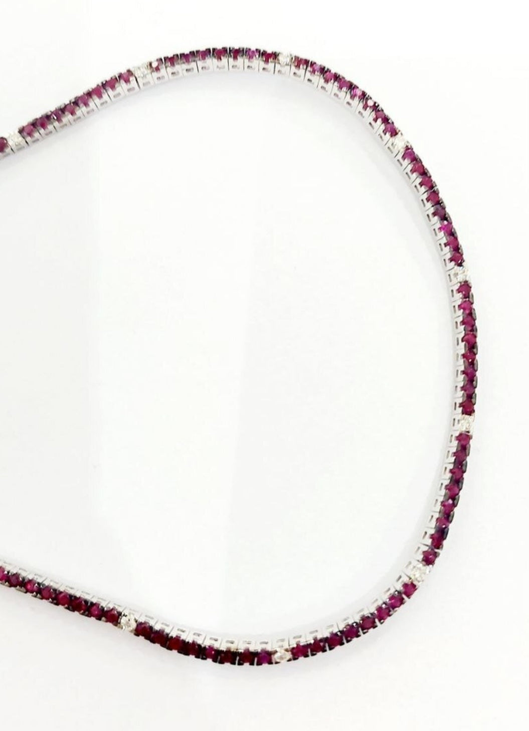 Collana tennis in oro bianco con rubino e diamante naturale 7.90 ct