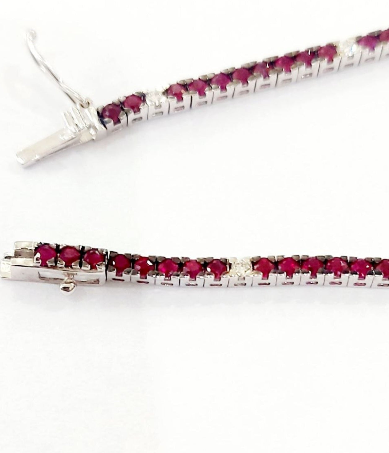 Collana tennis in oro bianco con rubino e diamante naturale 7.90 ct