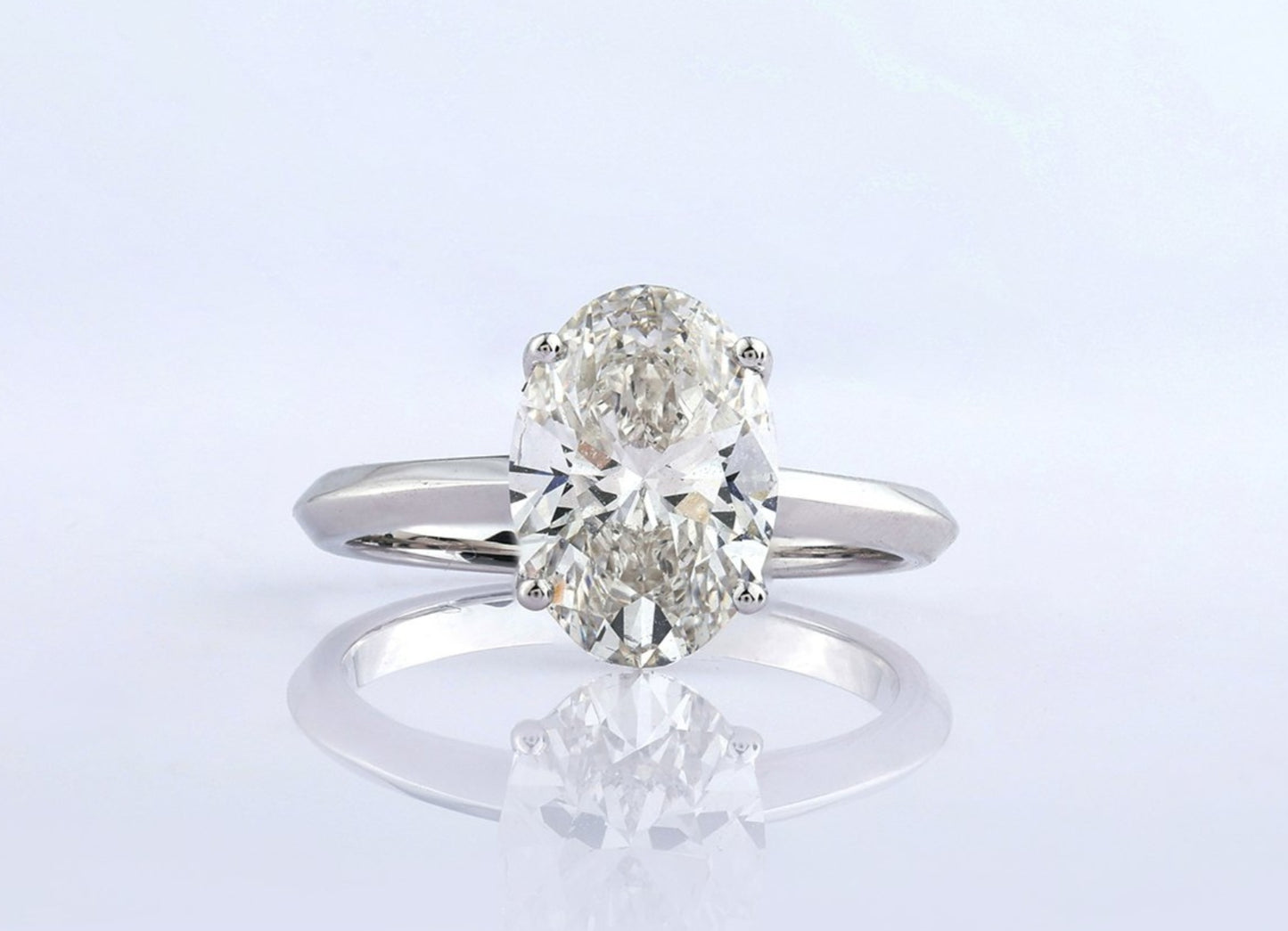 Anello solitario in oro bianco 18k e diamante naturale taglio ovale 2.00ct