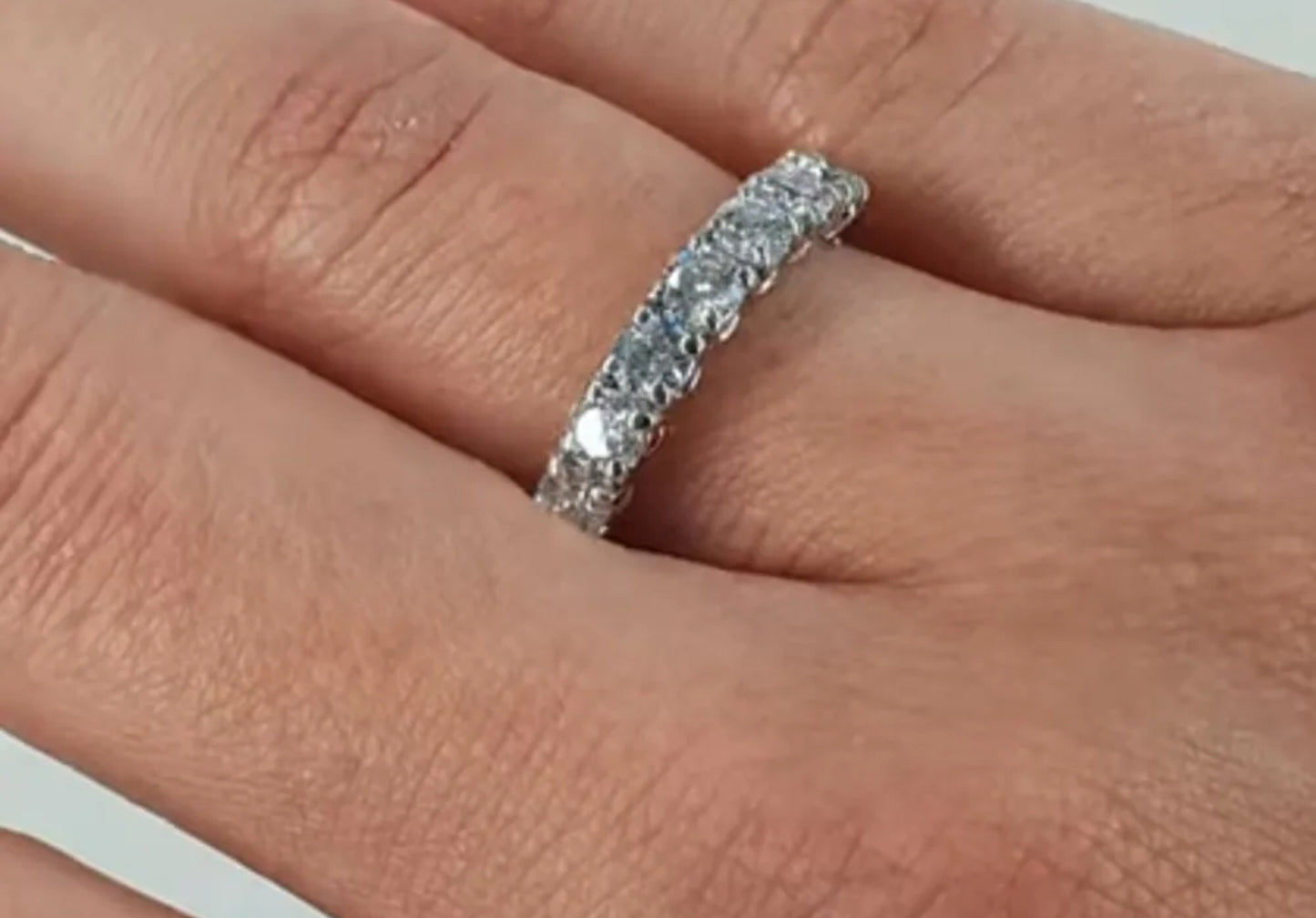 Anello riviera in oro bianco 18k con diamanti naturali 1.12ct