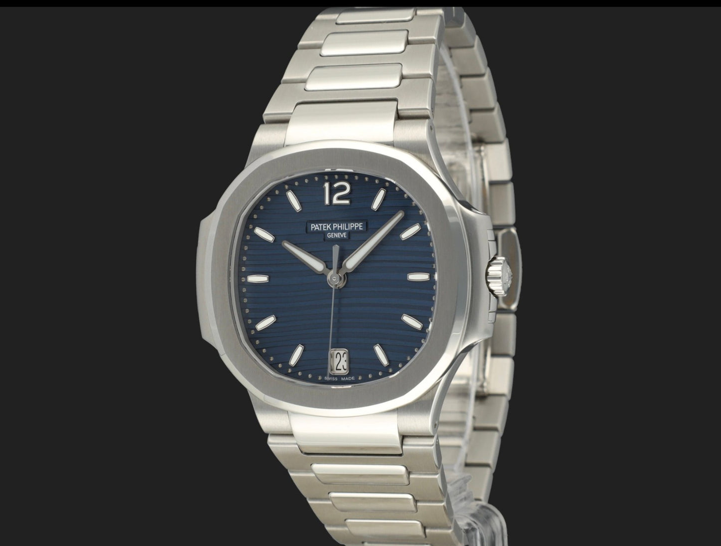 Patek Philippe Nautilus 7118/1200A-001 'Ladies' quadrante blu lunetta diamantata