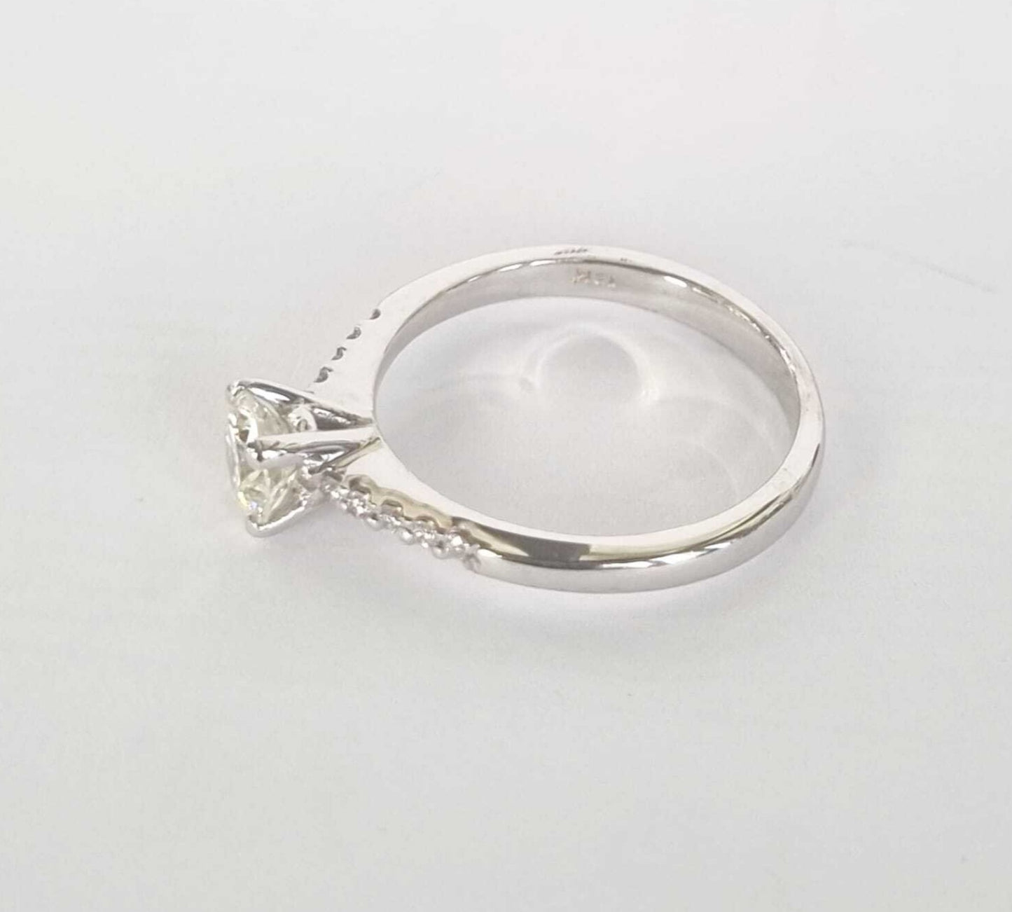 Anello fidanzamento in oro bianco 18k e diamanti naturali certificato 0.54ct