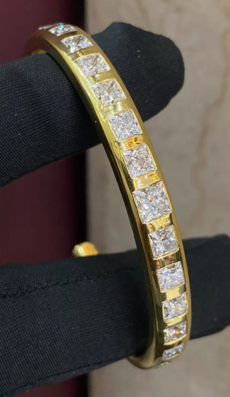 Bracciale elegante 10,10 ct forma principessa diamanti incassato oro