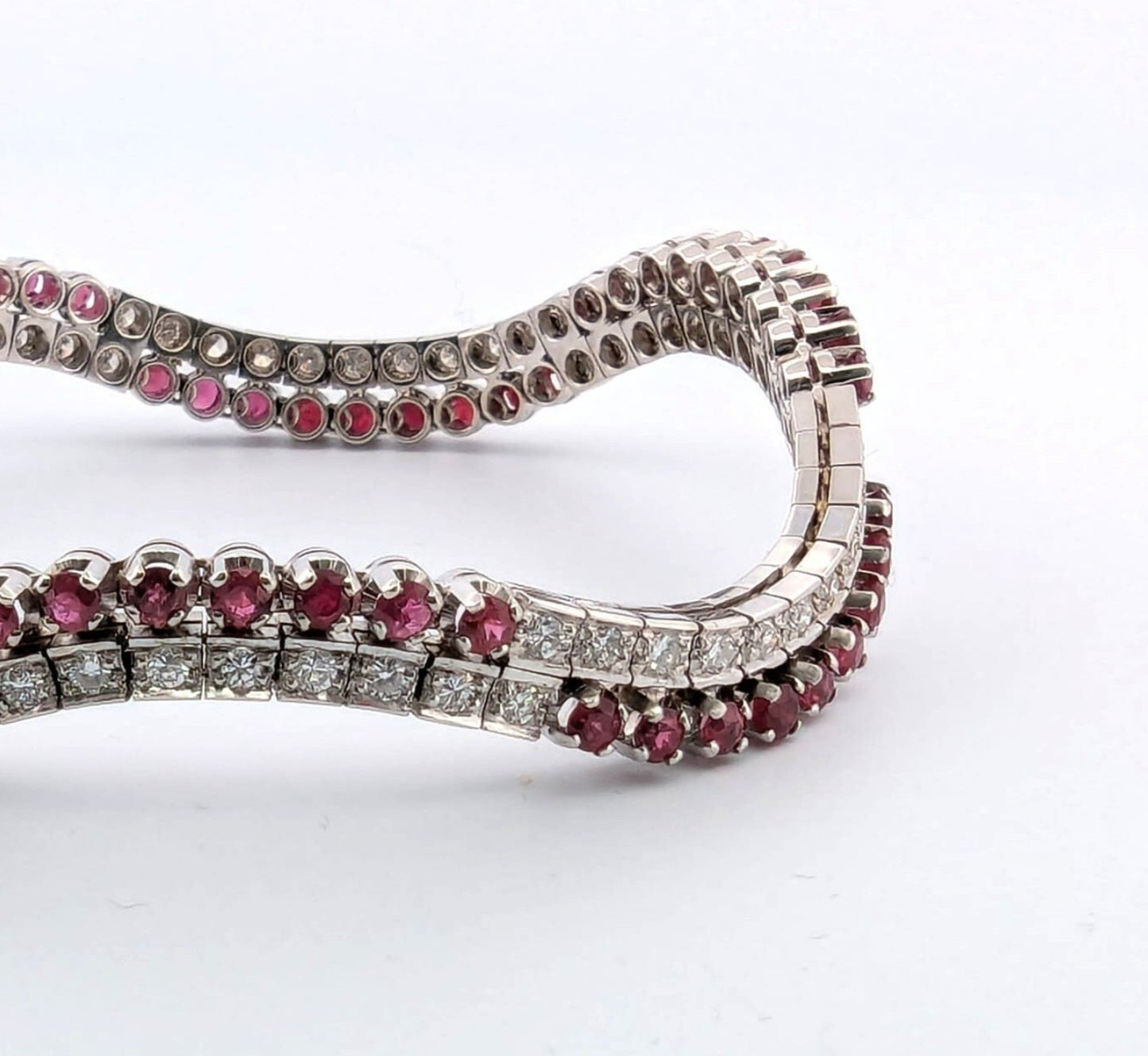 Bracciale tennis in oro bianco e rubino naturali e diamanti naturali 9.00ct