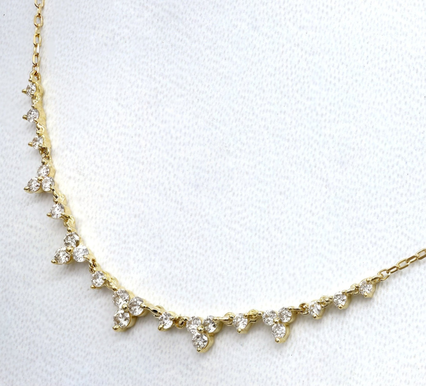 Collana con ciondolo in oro giallo 18k e diamanti naturali 2.50ct