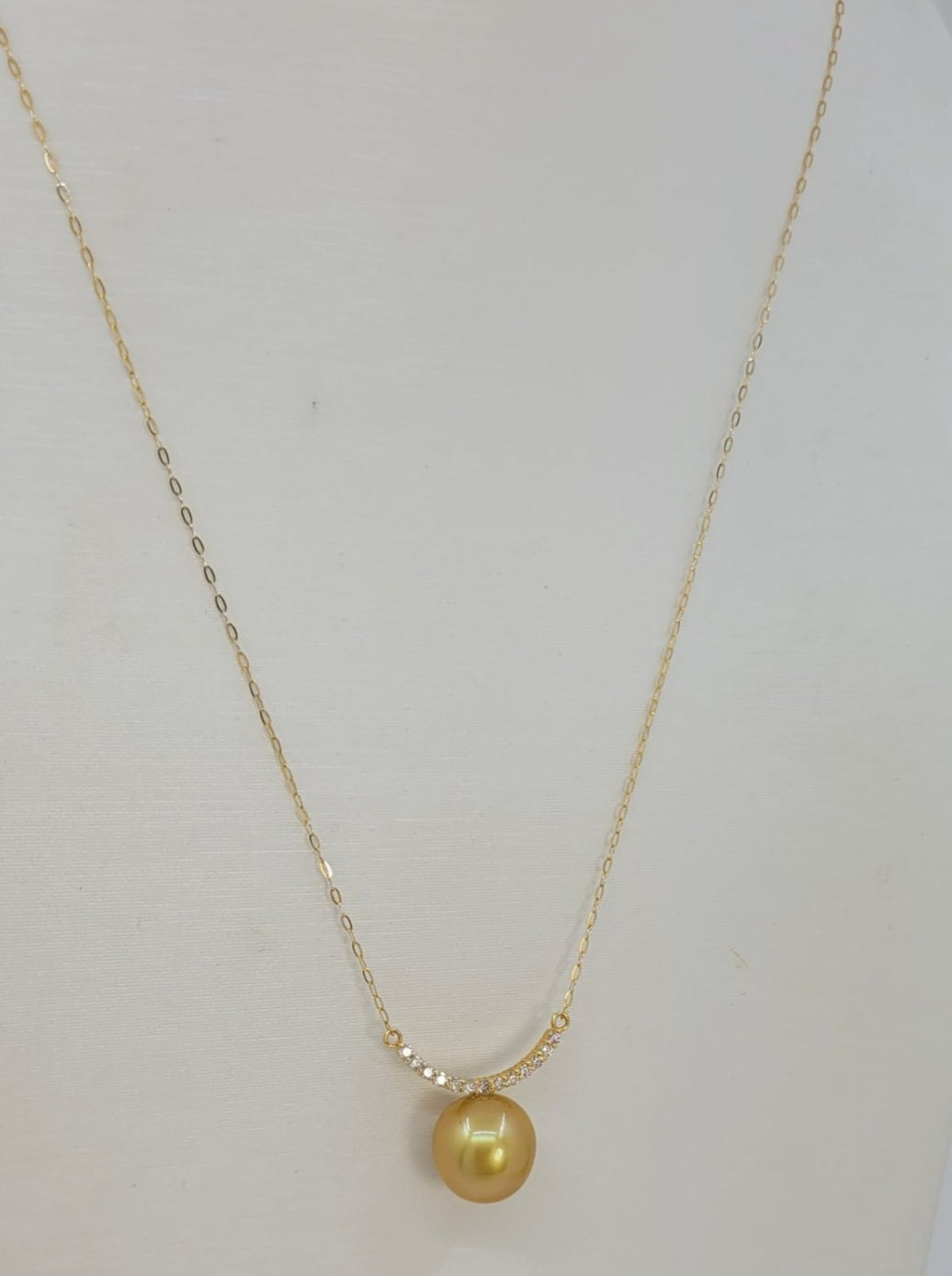 Collana in oro 18k e diamanti naturali 0.30ct e perle australiana 10mm
