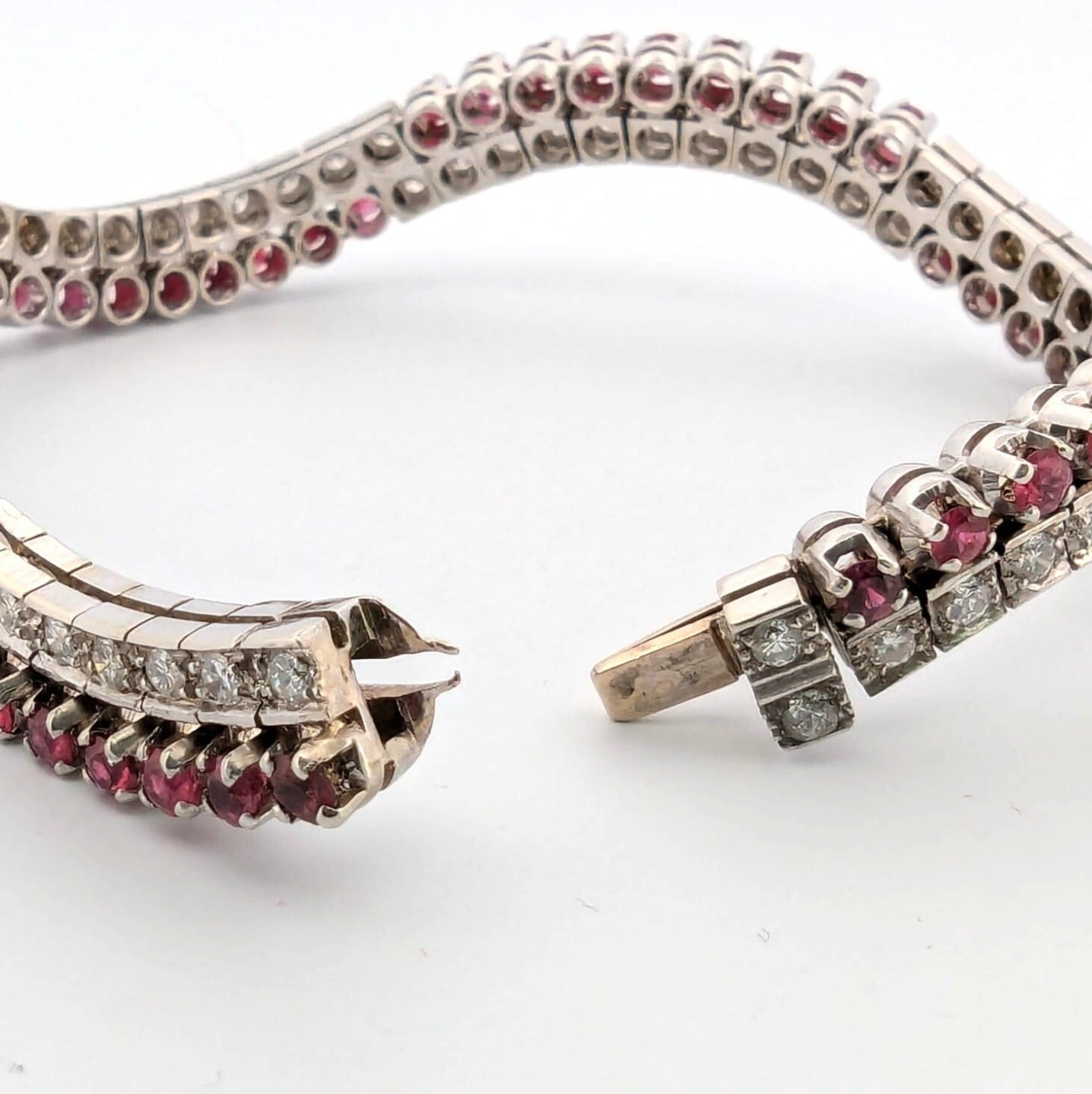 Bracciale tennis in oro bianco e rubino naturali e diamanti naturali 9.00ct