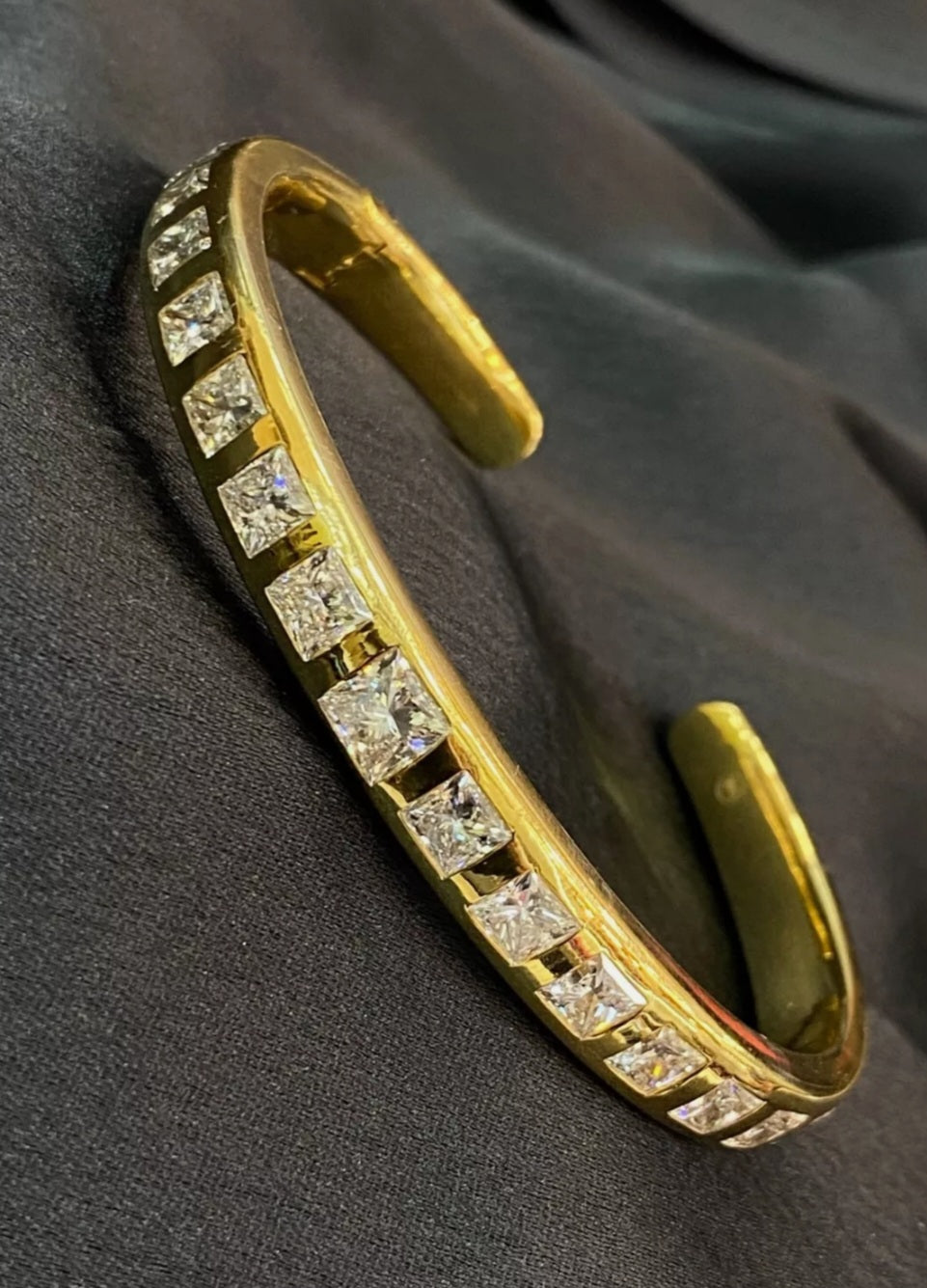 Bracciale elegante 10,10 ct forma principessa diamanti incassato oro