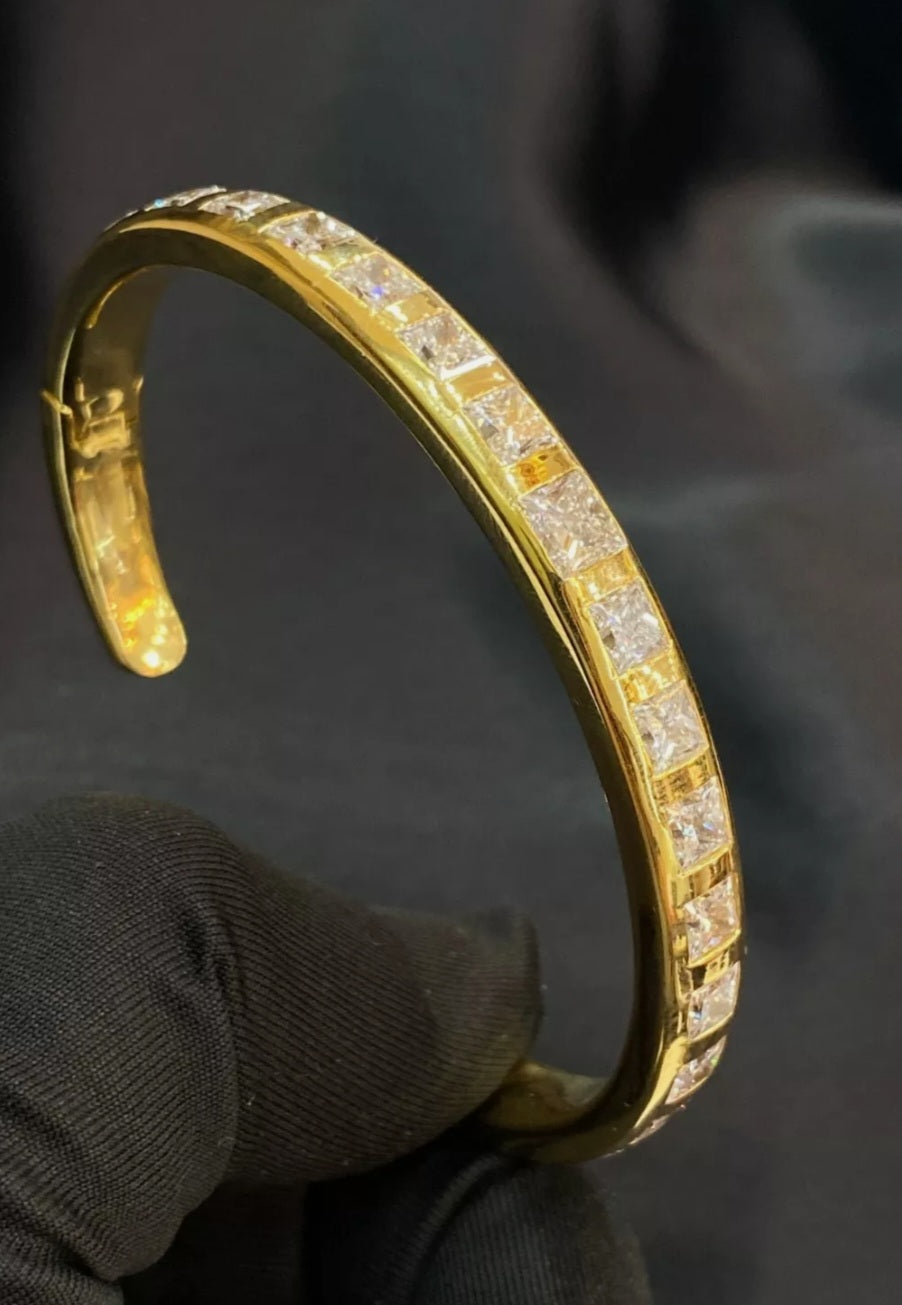 Bracciale elegante 10,10 ct forma principessa diamanti incassato oro