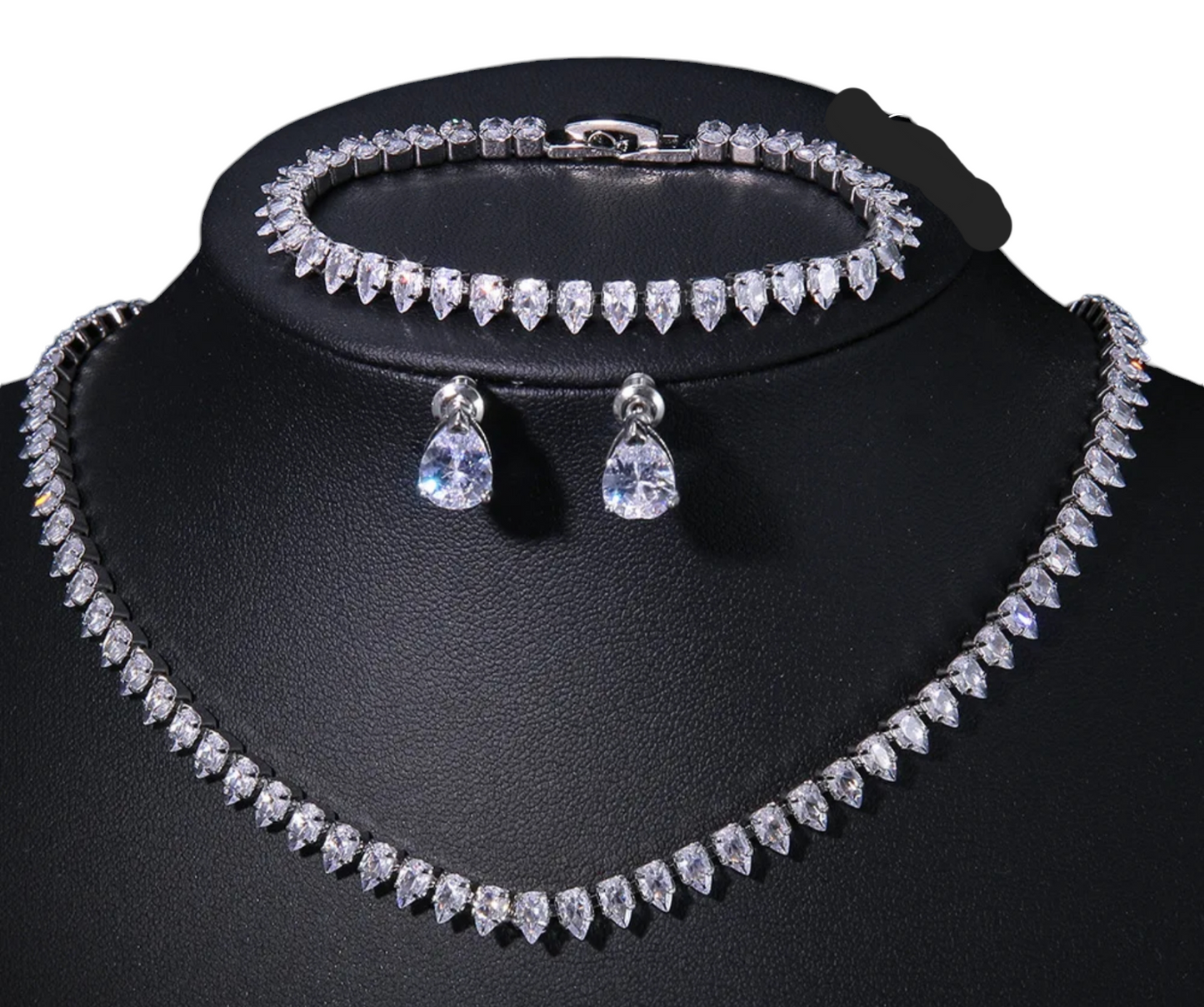 Set completo collana tennis e orecchini e bracciale in oro e diamanti naturali taglio gocce 23.15 ct