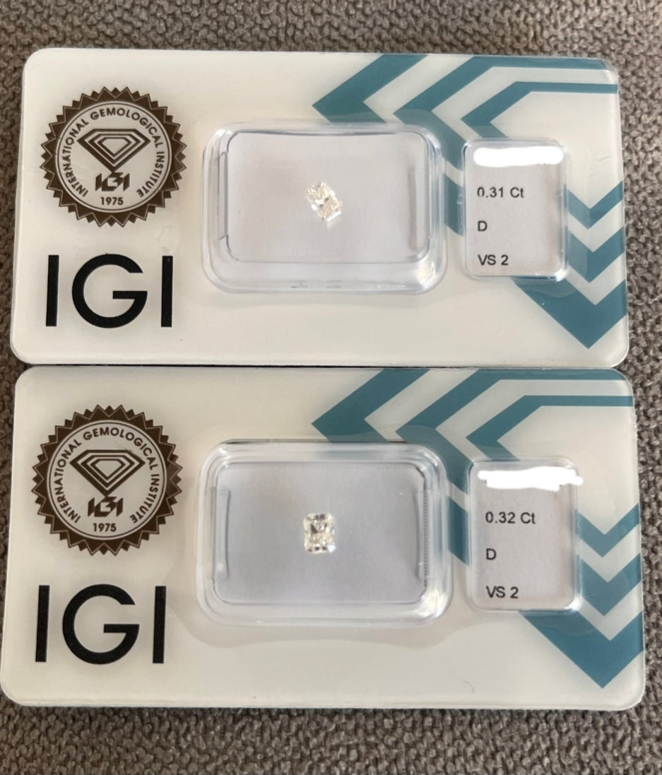 2 diamanti naturali certificato IGI taglio radiante 0.63ct D VS2