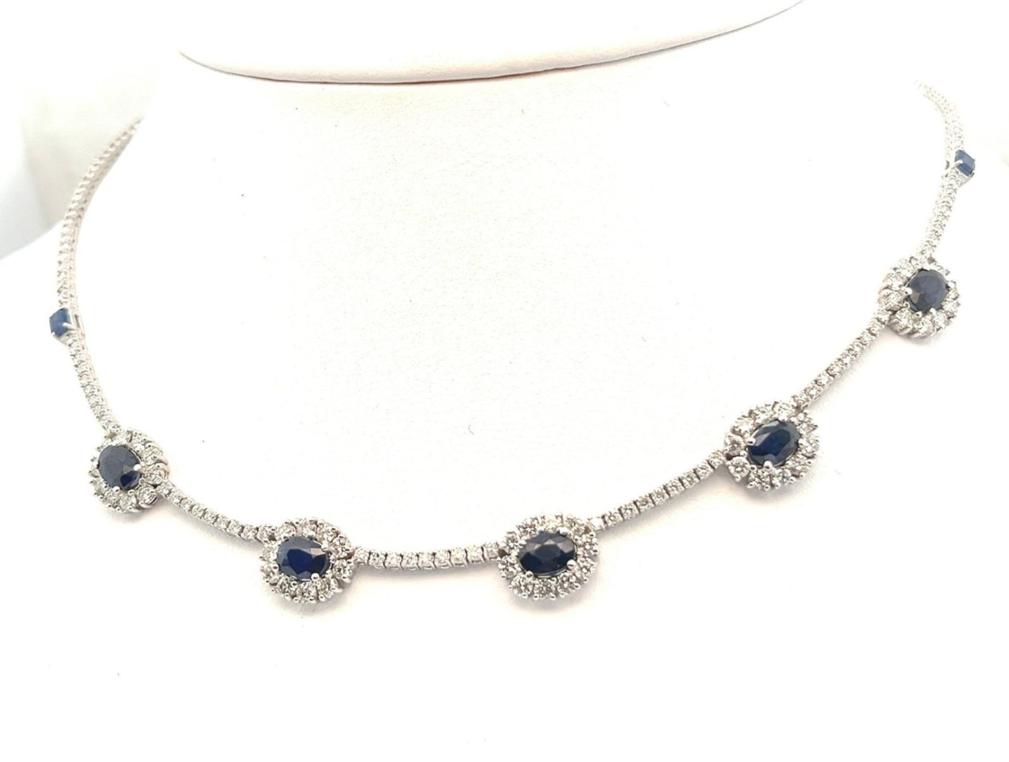 Collana tennis in oro bianco 18k e zaffiro e diamanti naturali 8ct