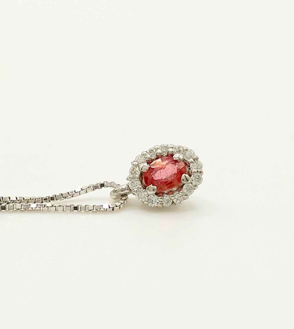 Collana in oro bianco 18k e diamanti naturali e zaffiro naturale 1.20ct