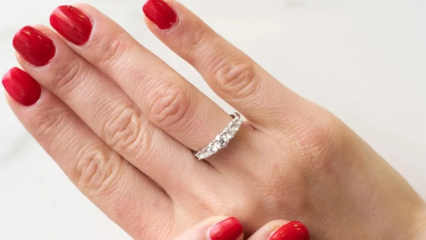 Anello riviera in oro bianco 18k con diamanti naturali 1.40ct