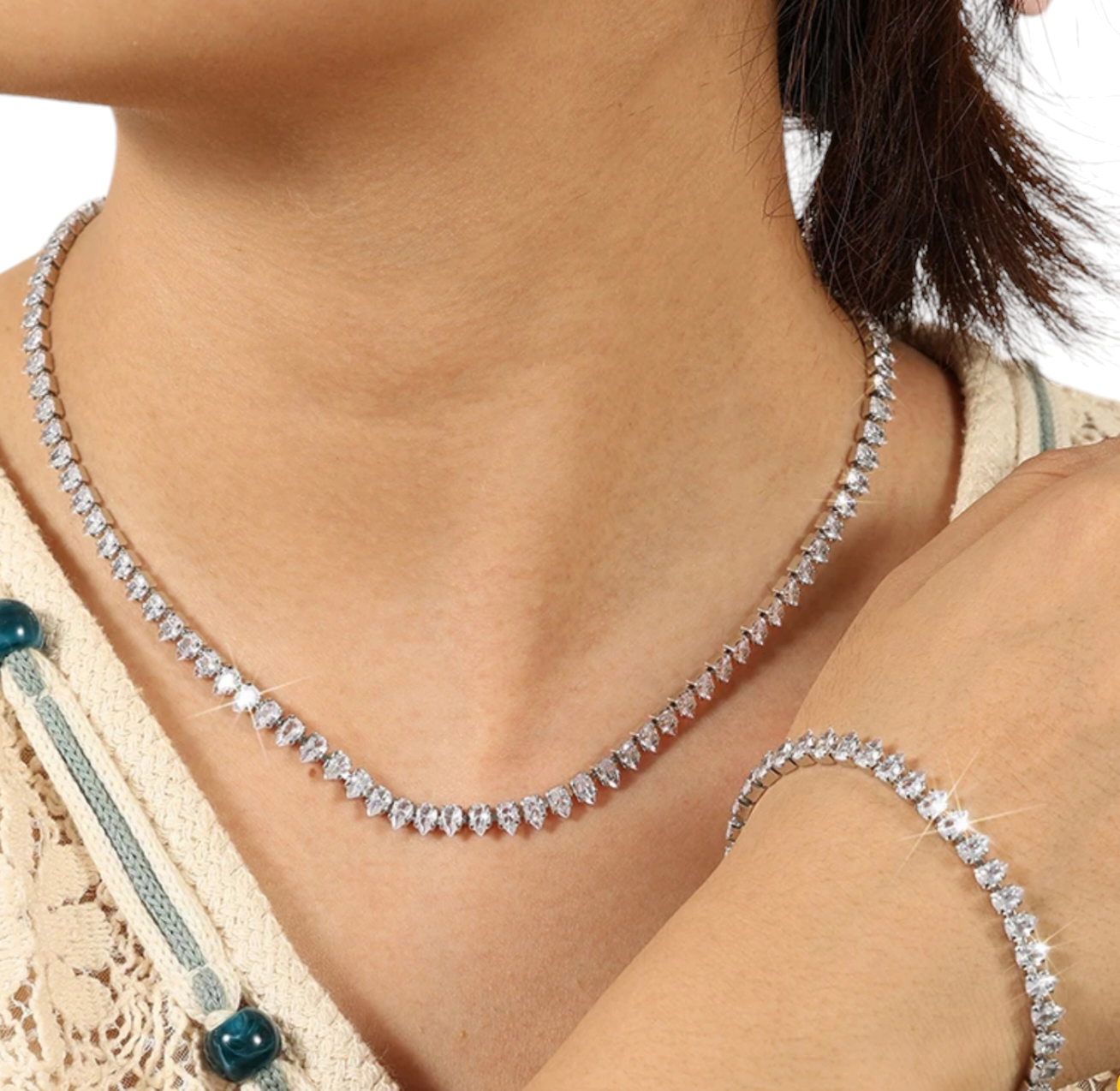 Set completo collana tennis e orecchini e bracciale in oro e diamanti naturali taglio gocce 23.15 ct