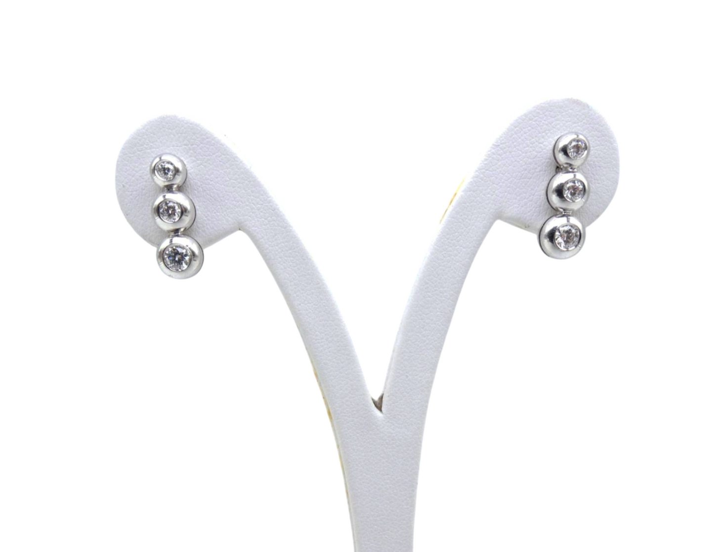 Orecchini trilogy oro e diamanti naturali 0.56ct