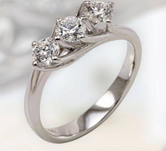 Anello Trilogy  in oro bianco 18k con diamanti naturali 0.75ct