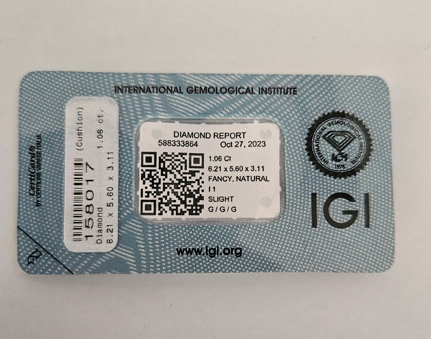 Diamante naturale certificato IGI cuscion fans 1.06 ct
