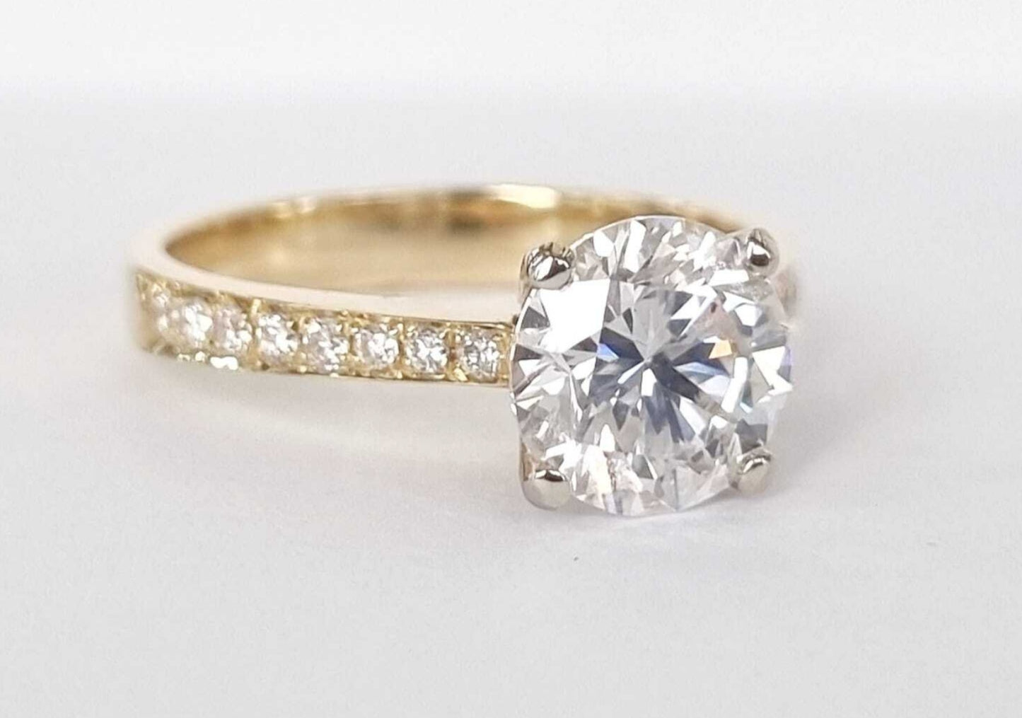 Anello fidanzamento in oro bianco 18k e diamanti naturali certificato igi 1.25ct