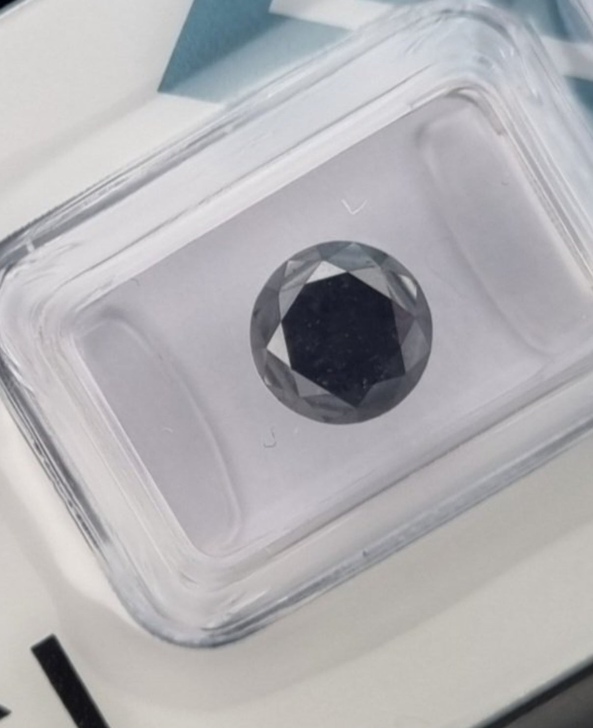 Diamante naturale certificato IGI black 2.94 ct