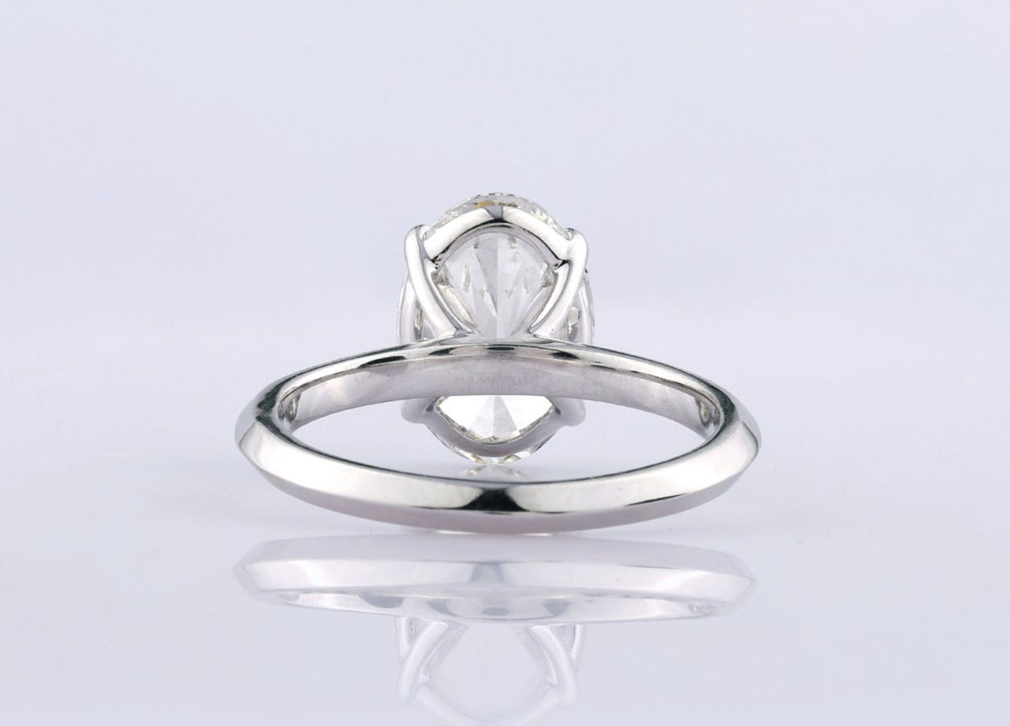 Anello solitario in oro bianco 18k e diamante naturale taglio ovale  2.00ct