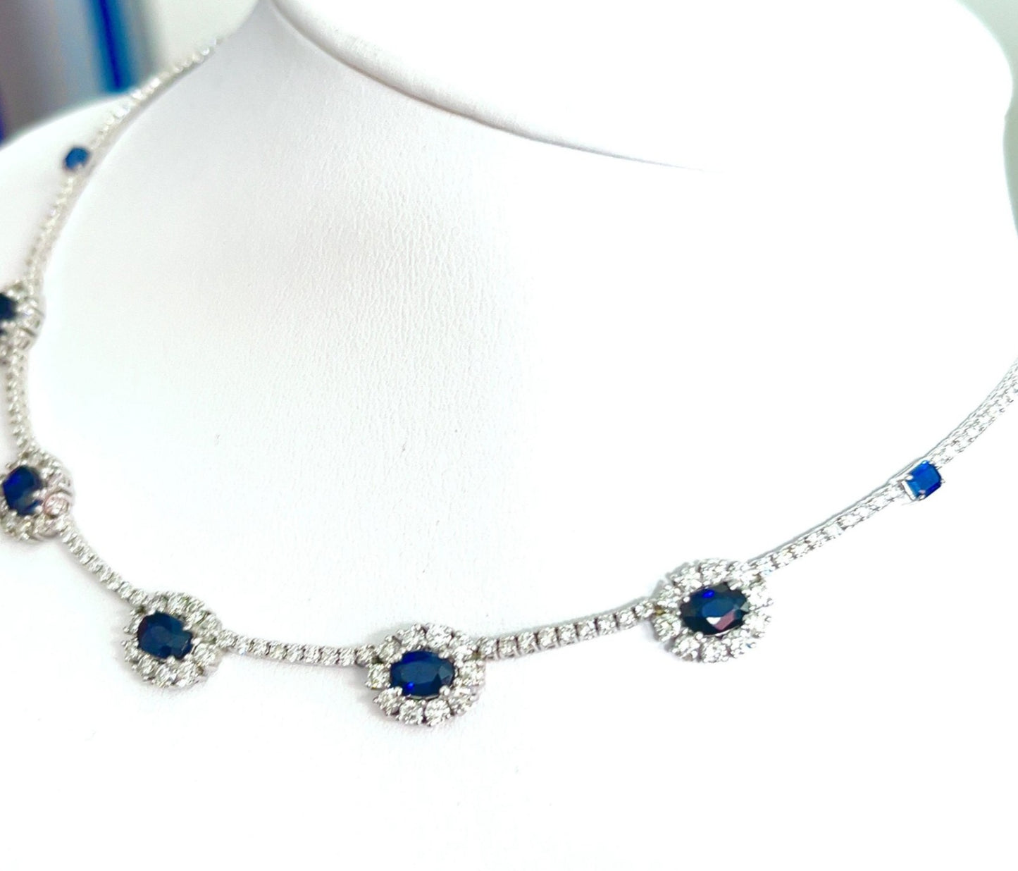 Collana tennis in oro bianco 18k e zaffiro e diamanti naturali 8ct