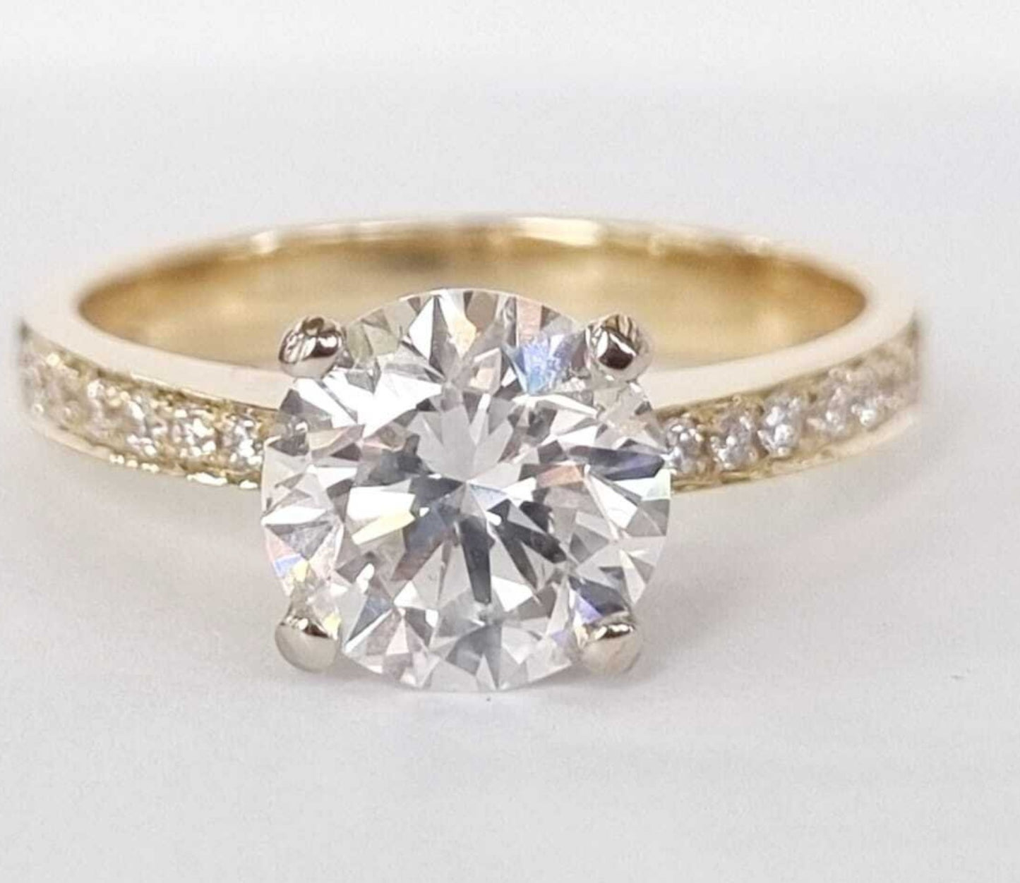 Anello fidanzamento in oro bianco 18k e diamanti naturali certificato igi 1.25ct