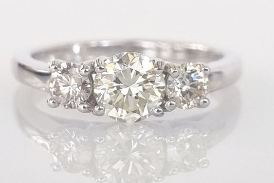 Anello trilogy in oro bianco e diamanti naturali 1.10ct
